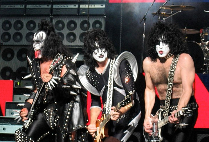 1024px-KISS_in_concert_Boston_2004